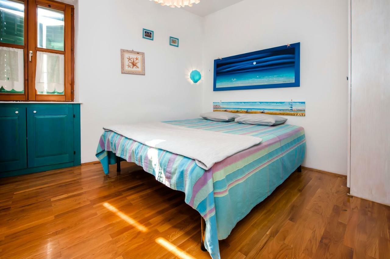 Riva Blu Sea View Apartment Ровинь Экстерьер фото