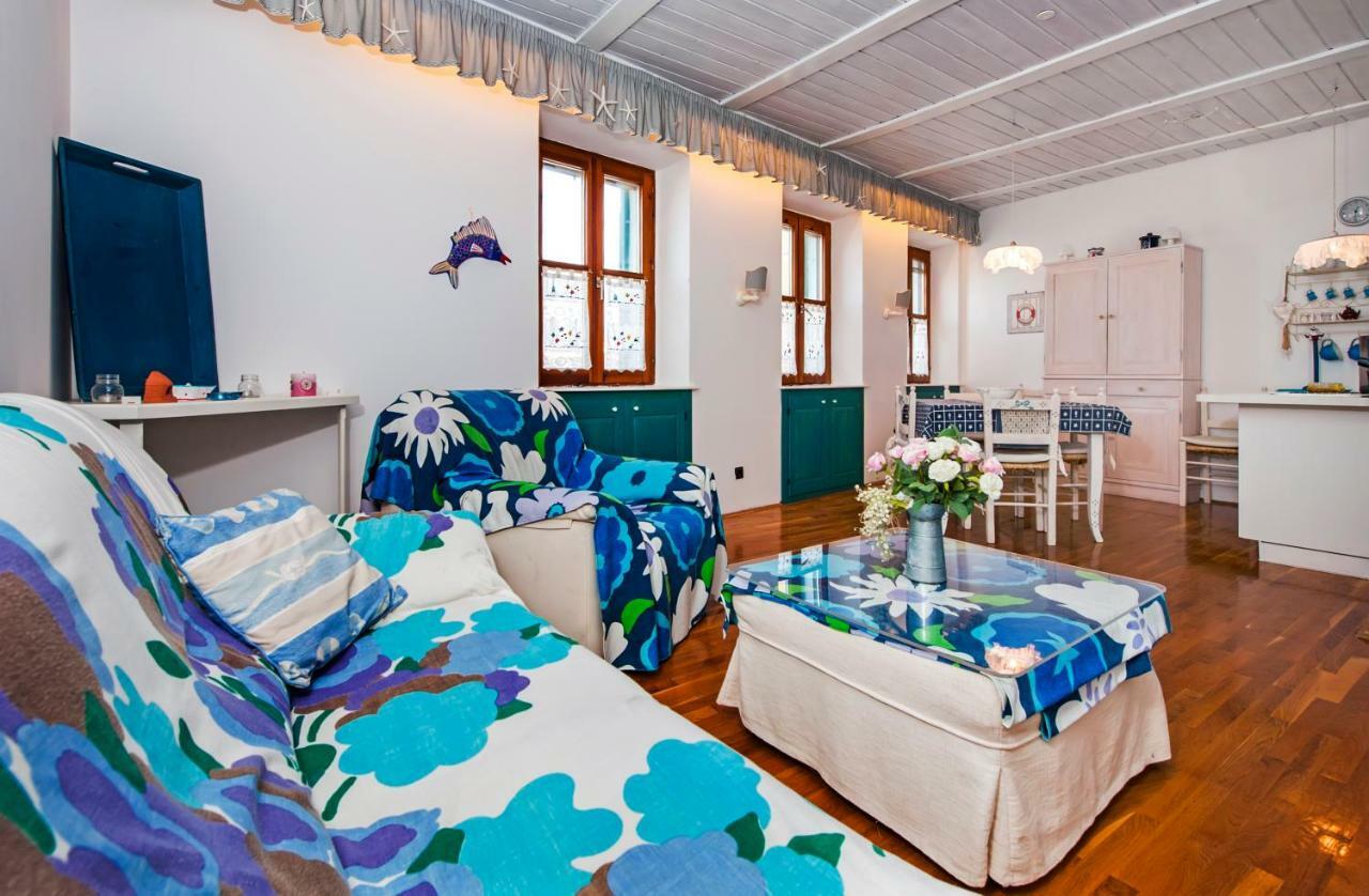 Riva Blu Sea View Apartment Ровинь Экстерьер фото